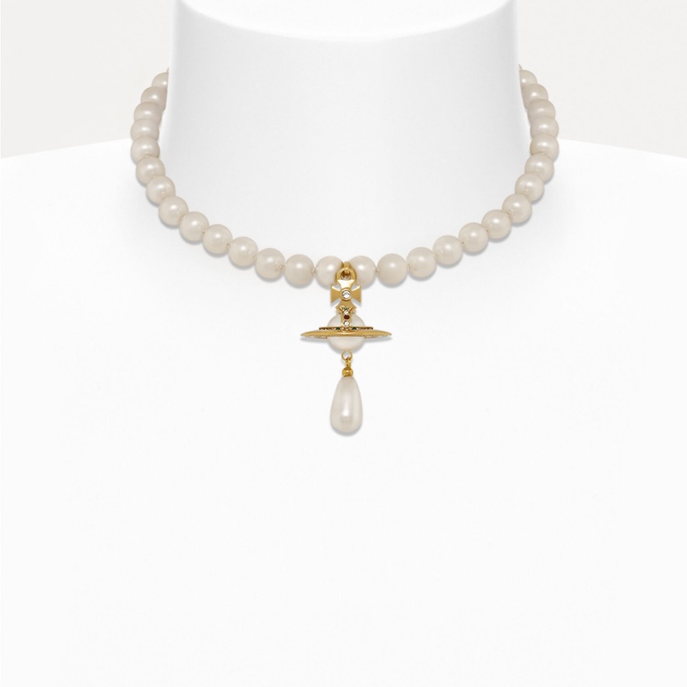 Authentic Vivienne Westwood 
ONE ROW PEARL DROP CHOKER